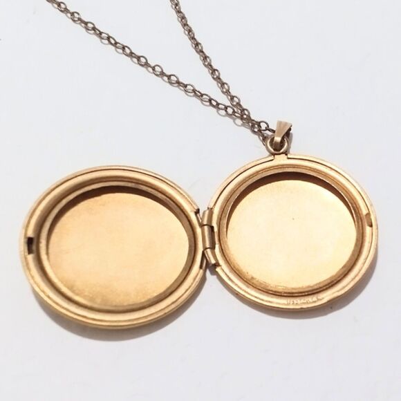 Antique Victorian 12kt Gold Filled Engraved Locket Necklace - Picture 7 of 8